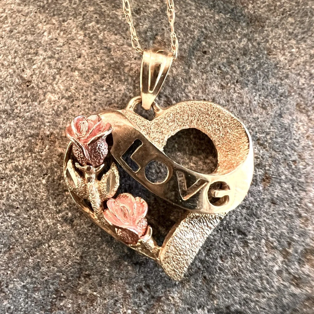 Gold Heart Pendant Necklace with Love Inscription - Picture 2 of 5